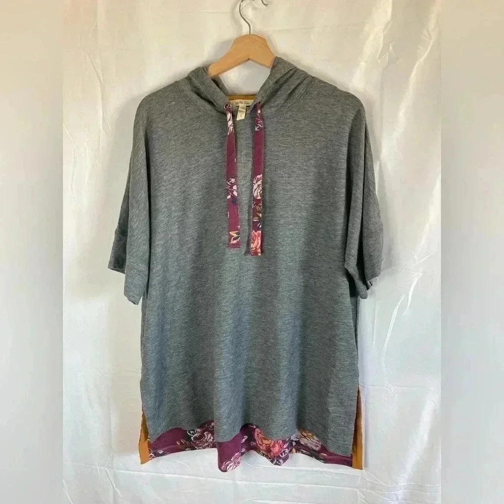 Matilda‎ Jane top with hood 🏡